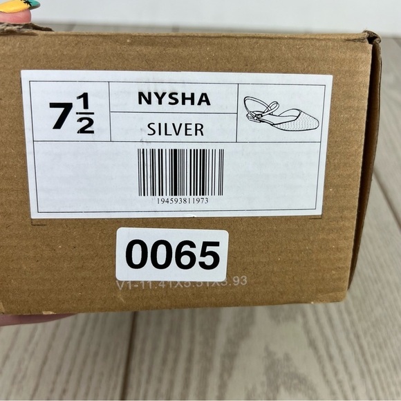 Journee Collection Nysha Formal Glitter Gem Material Flats 7.5 Silver $100 - Picture 8 of 8